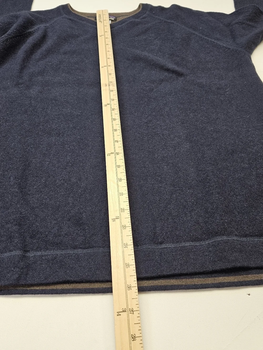 Patagonia Cask V-Neck Men’s Size X-LARGE 100% Cashmere Sweater Casual